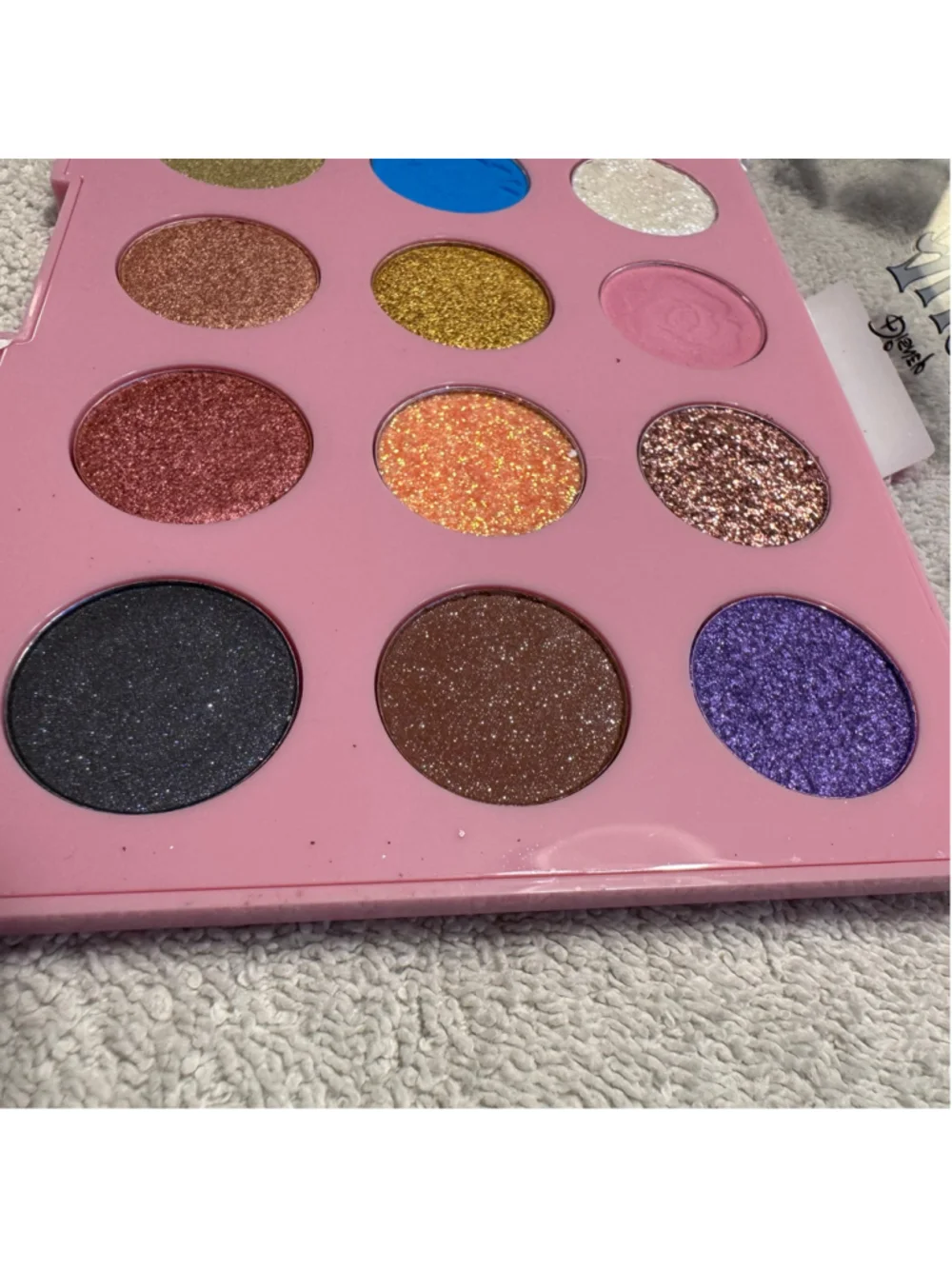 Wet n Wild Disney Alice in Wonderland Lost In Wonderland Eye Face Palette LE